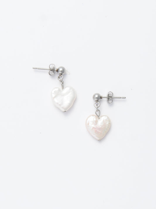 Chain Drop Earrings with Heart-Shaped Pearl - Lover's Descent